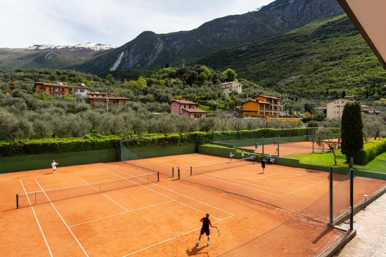 Club Hotel Olivi - Tennis Center Malcesine Exterior photo