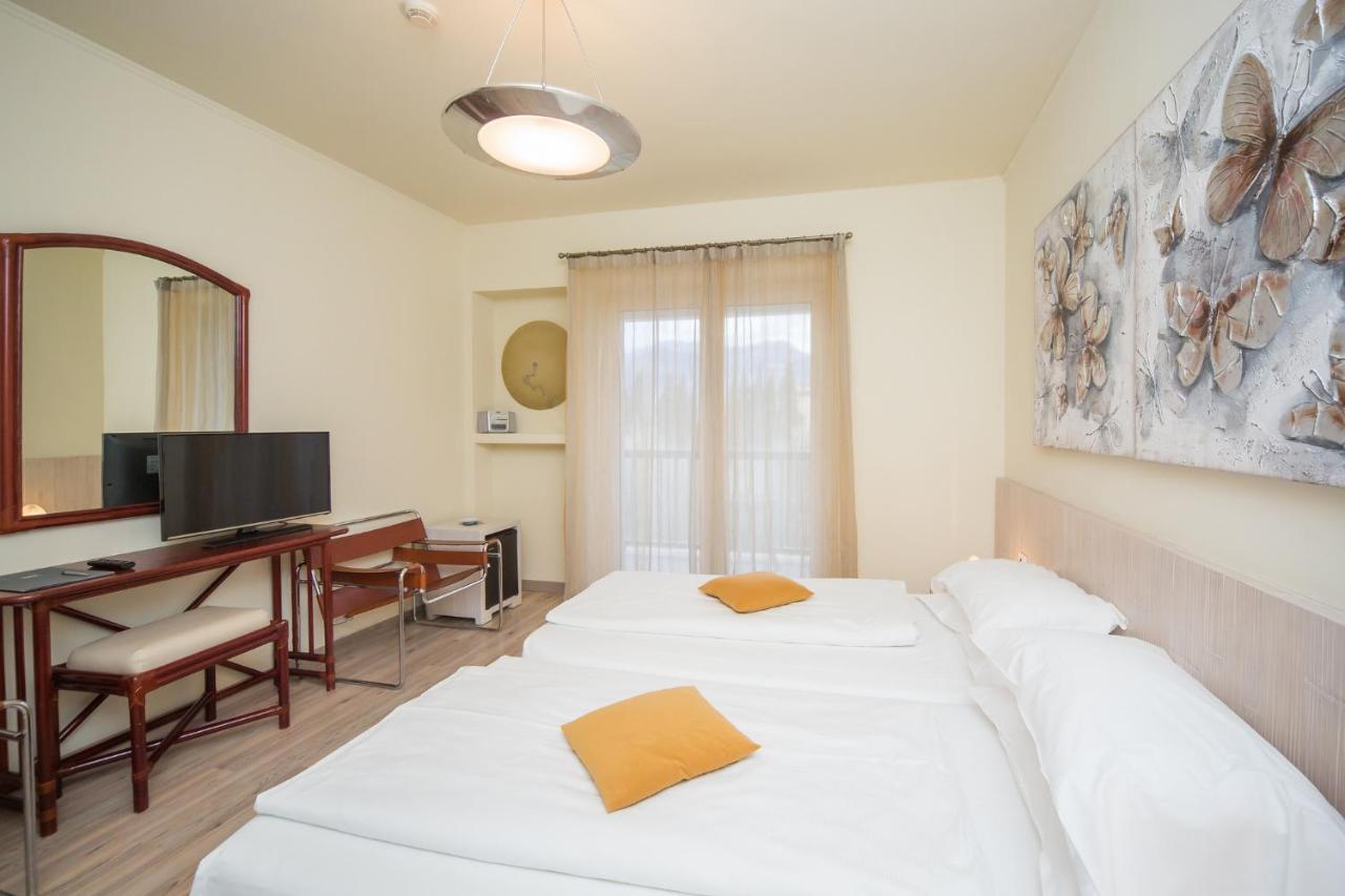 Club Hotel Olivi - Tennis Center Malcesine Exterior photo