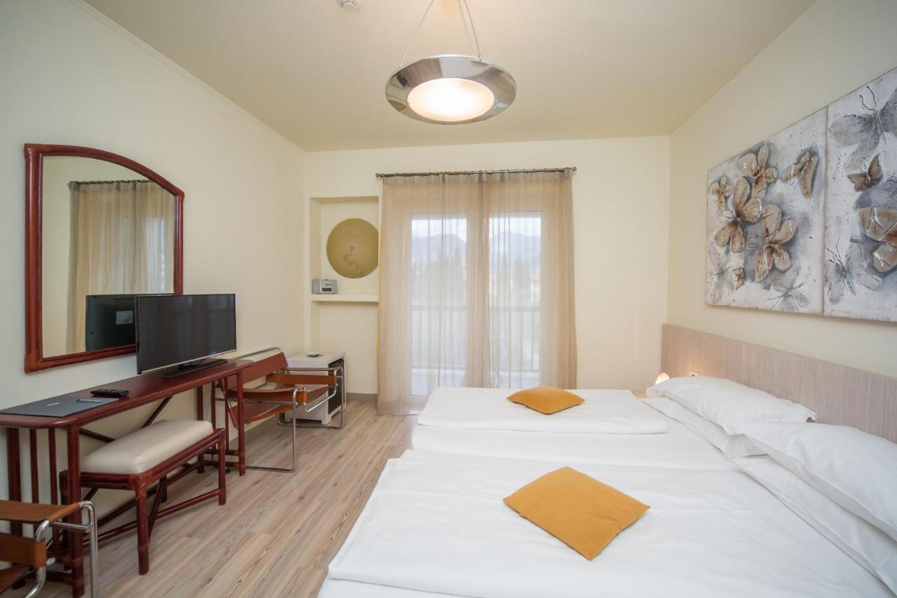 Club Hotel Olivi - Tennis Center Malcesine Exterior photo