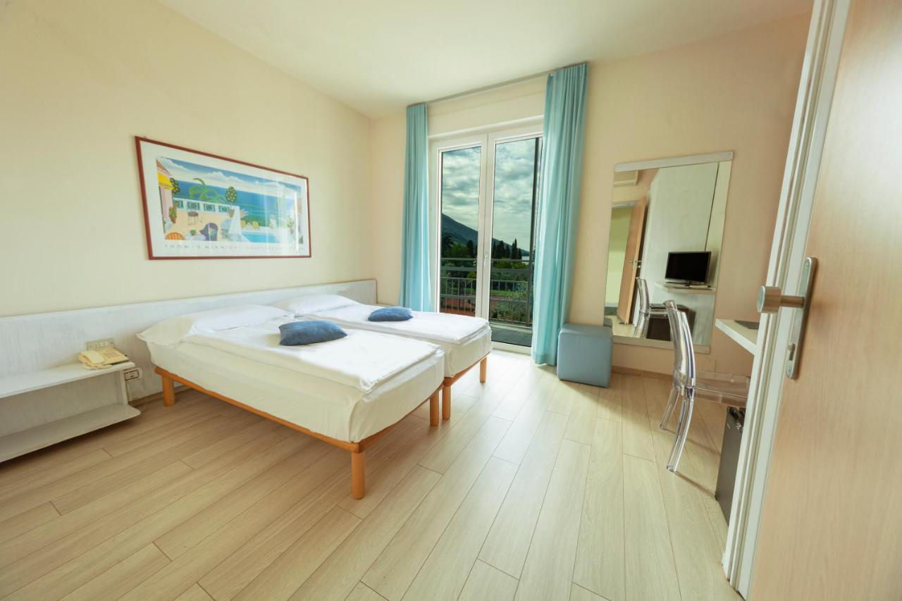 Club Hotel Olivi - Tennis Center Malcesine Exterior photo