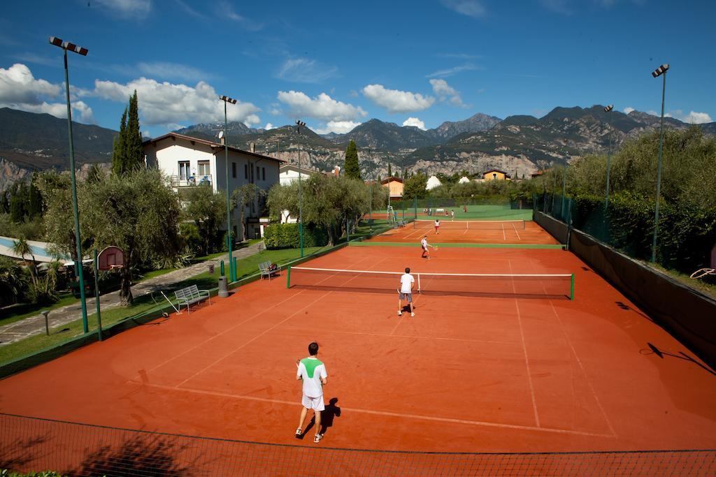 Club Hotel Olivi - Tennis Center Malcesine Exterior photo