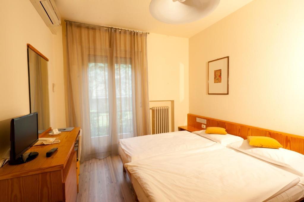 Club Hotel Olivi - Tennis Center Malcesine Exterior photo