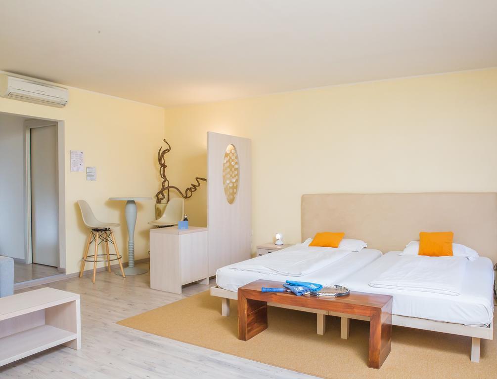 Club Hotel Olivi - Tennis Center Malcesine Exterior photo