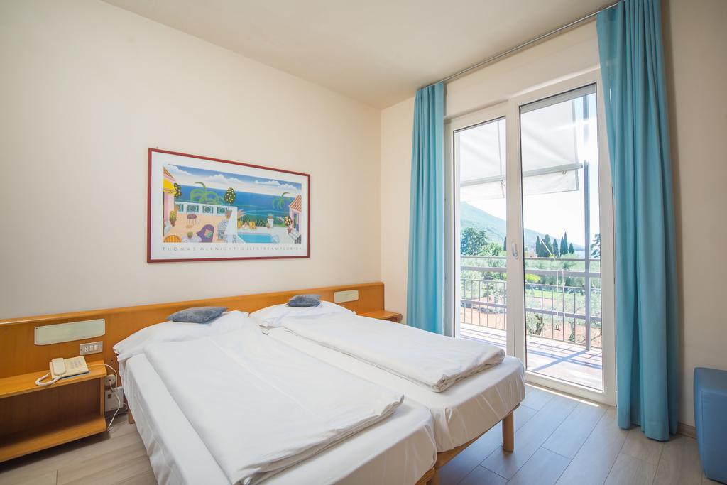 Club Hotel Olivi - Tennis Center Malcesine Exterior photo